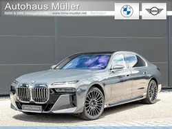 Grau Gebraucht 2024 BMW 740 Executive Limousine | 124.920 € (Etwas zu teuer)