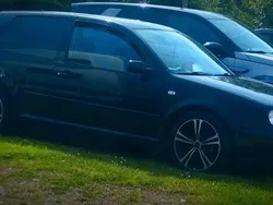 Schwarz Gebraucht 2002 VW Golf IV Kleinwagen | 1.000 €