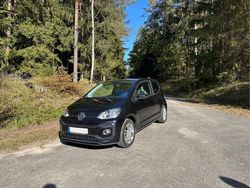 Schwarz Gebraucht 2019 VW up! Kleinwagen | 10.400 € (Etwas zu teuer)
