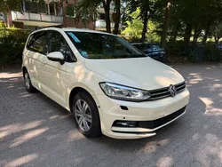 Beige Gebraucht 2016 VW Touran Van / Kleinbus | 4.290 €