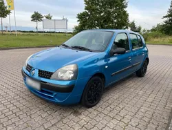 Blau Gebraucht 2003 Renault Clio II Kleinwagen | 2.000 € (Etwas zu teuer)