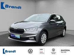 Grau Gebraucht 2025 Skoda Fabia Essence Limousine | 22.890 € (Fairer Preis)
