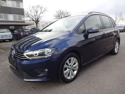 Blau Gebraucht 2015 VW Golf Sportsvan Comfortline Van / Kleinbus | 8.900 € (Fairer Preis)