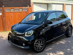 Schwarz Gebraucht 2021 Smart ForFour Electric Drive Exclusive Kleinwagen | 11.999 € (Fairer Preis)
