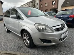 Silber Gebraucht 2010 Opel Zafira Innovation Van / Kleinbus | 3.950 € (Fairer Preis)
