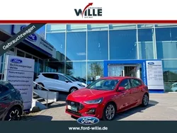 Rot Gebraucht 2024 Ford Focus ST-Line Limousine | 25.850 € (Guter Preis)