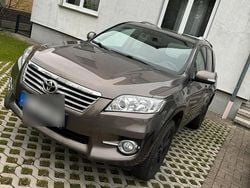 Braun Gebraucht 2010 Toyota RAV4 SUV | 12.000 € (Etwas zu teuer)
