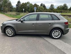 Grau Gebraucht 2015 Audi A3 Attraction Kleinwagen | 8.000 € (Fairer Preis)