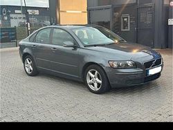 Grau Gebraucht 2005 Volvo S40 Limousine | 3.300 € (Teuer)