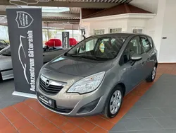 Braun Gebraucht 2010 Opel Meriva Edition Van / Kleinbus | 6.999 € (Teuer)
