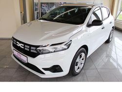 Weiß Gebraucht 2023 Dacia Sandero Essentiel Kleinwagen | 12.444 € (Superpreis)