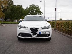 Weiß Gebraucht 2018 Alfa Romeo Stelvio Tech Edition SUV | 25.900 € (Fairer Preis)