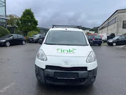 Weiß Gebraucht 2012 Peugeot Partner Comfort Van / Kleinbus | 1.699 € (Superpreis)