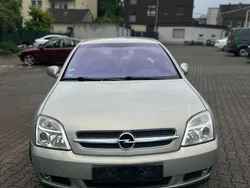 Grau Gebraucht 2005 Opel Vectra Limousine | 2.000 € (Guter Preis)