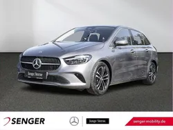 Grau Gebraucht 2023 Mercedes B200 Progressive Van / Kleinbus | 30.580 € (Fairer Preis)