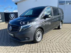 Grau Gebraucht 2022 Mercedes Vito Van / Kleinbus | 33.900 € (Fairer Preis)