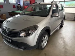 Silber Gebraucht 2012 Dacia Sandero Stepway Kleinwagen | 2.990 € (Fairer Preis)
