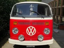 Rot Gebraucht 1974 VW T2 Van | 17.000 €