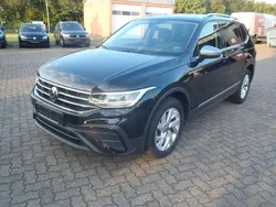 Schwarz Gebraucht 2024 VW Tiguan Allspace Life SUV | 35.499 € (Fairer Preis)