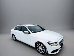 Weiß Gebraucht 2016 Mercedes E220 Limousine | 12.395 €