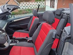 Grau Gebraucht 2006 Opel Astra Cabriolet Cosmo Cabrio | 2.600 € (Etwas zu teuer)