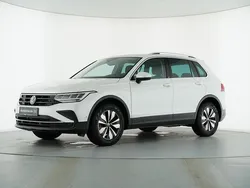 Oryxweiß perlmutteffekt Gebraucht 2024 VW Tiguan Move SUV | 30.889 € (Superpreis)