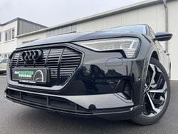 Brillantschwarz Gebraucht 2022 Audi e-tron Advanced Plus SUV | 32.860 € (Etwas zu teuer)