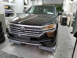 Deep black perleffekt Gebraucht 2021 VW Touareg R-line SUV | 47.450 € (Fairer Preis)