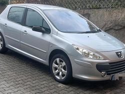 Silber Gebraucht 2006 Peugeot 307 Limousine | 2.150 € (Etwas zu teuer)