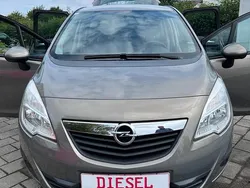 Silber Gebraucht 2011 Opel Meriva Eco Van / Kleinbus | 4.650 €