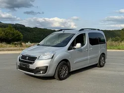 Gebraucht 2017 Peugeot Partner Tepee Outdoor Van / Kleinbus | 8.444 € (Superpreis)