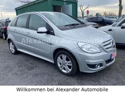Silber Gebraucht 2011 Mercedes B180 Van / Kleinbus | 8.400 € (Fairer Preis)