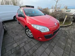 Rot Gebraucht 2011 Renault Mégane III Authentique Limousine | 5.990 € (Etwas zu teuer)