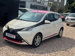 Weiß Gebraucht 2015 Toyota Aygo X-play Kleinwagen | 3.950 € (Teuer)