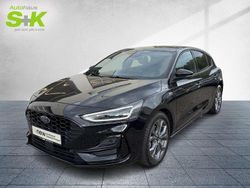 Obsidianschwarz metallic Gebraucht 2024 Ford Focus ST-Line X Limousine | 22.980 € (Fairer Preis)