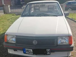 Weiß Gebraucht 1989 Opel Corsa Swing Limousine | 3.950 €