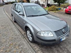 Silber Gebraucht 2001 VW Passat Comfortline Kombi | 3.200 €