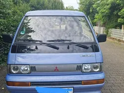 Blau Gebraucht 1994 Mitsubishi L300 Van / Kleinbus | 15.000 €