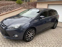 Grau Gebraucht 2014 Ford Focus Titanium Kombi | 6.900 € (Fairer Preis)