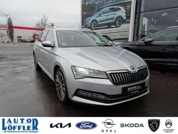 Brilliantsilber Gebraucht 2022 Skoda Superb Style Kombi | 39.940 €