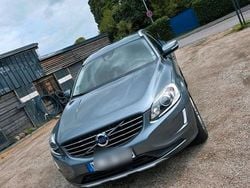 Grau Gebraucht 2015 Volvo XC60 Summum SUV | 16.400 € (Guter Preis)