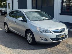 Silber Gebraucht 2012 Opel Astra Edition Limousine | 5.990 € (Etwas zu teuer)