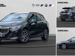 Schwarz Neu 2025 BMW 220 Active Tourer Performance Van / Kleinbus | 47.390 € (Etwas zu teuer)