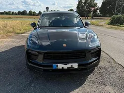 Grau Gebraucht 2024 Porsche Macan SUV | 70.000 € (Fairer Preis)