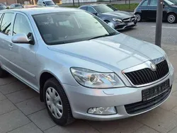 Brilliantsilber metallic Gebraucht 2010 Skoda Octavia Ambiente Kombi | 2.300 € (Superpreis)
