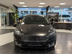 Grau Gebraucht 2018 Ford Focus Titanium Limousine | 11.600 € (Superpreis)