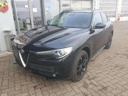 Schwarzmetallic Gebraucht 2017 Alfa Romeo Stelvio Super SUV | 19.750 € (Fairer Preis)