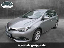Silber Gebraucht 2017 Toyota Auris Comfort Limousine | 10.990 € (Guter Preis)
