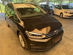 Schwarz Gebraucht 2024 VW Touran Highline Van / Kleinbus | 33.999 € (Fairer Preis)
