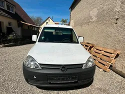 Weiß Gebraucht 2009 Opel Combo Van / Kleinbus | 2.600 €